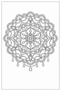 Symmetrisches Mandala mit Perlen und Spitzen